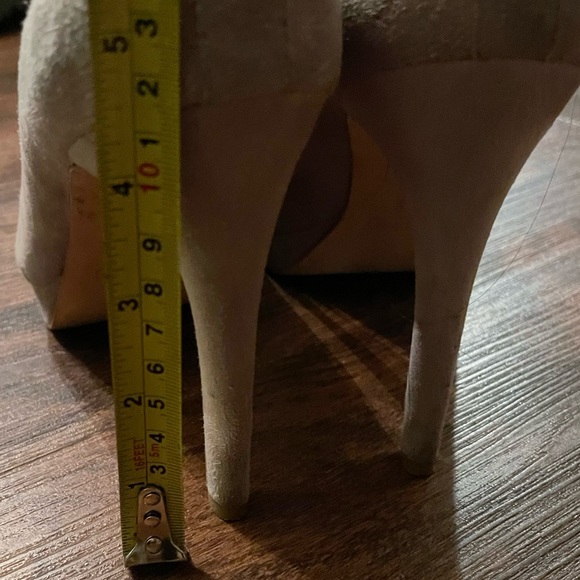 Women’s Coach Tan Suede Heels, Size 9 - Picture 7 of 7